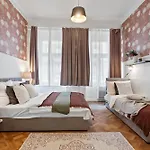 Florenc 1 By Michal&friends Appartement